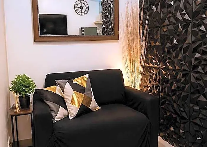 Lovely 1br @ Sm Southmall W/ Netflix & High Speed Wifi 3* 마닐라